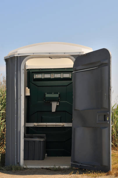 Best Porta potty rental near me  in Elgin, TX